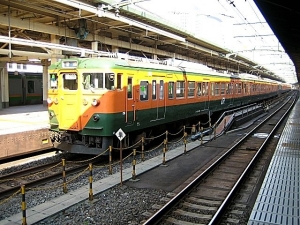 東京駅のJR東日本113系