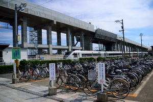『しらさぎ』と駅前広場