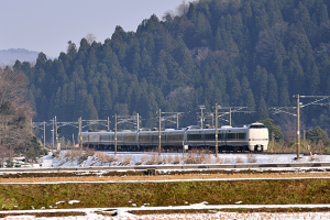 11両編成で運転の『しらさぎ10号』