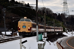 1055MはT18編成